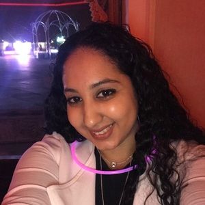 Meet your Posher, Yanissa